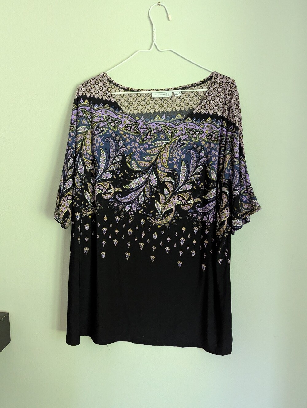 Susan Graver Women's 1X Liquid Knit Paisley Purple Black Short Sleeve Top